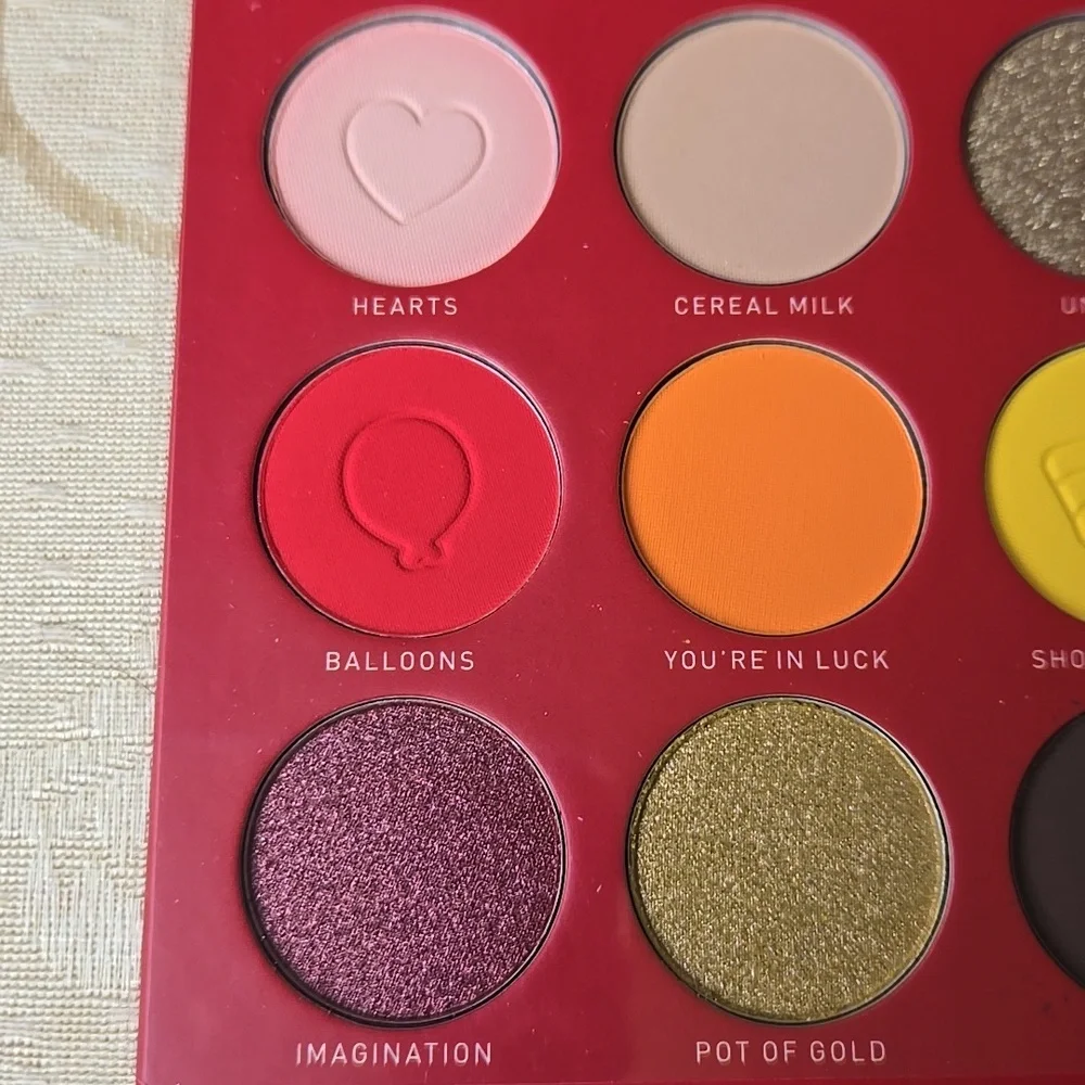 Morphe x Lucky Charms Eyeshadow Palette in with Multicolor Shades